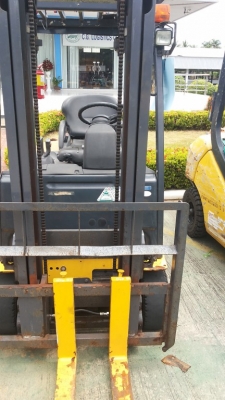 ขายรถ komatsu รุ่น 12  ไฟฟ้านั่งขับ ขนาด 1.5 ตัน  ปี2007พร้อมอุปกรณ์
