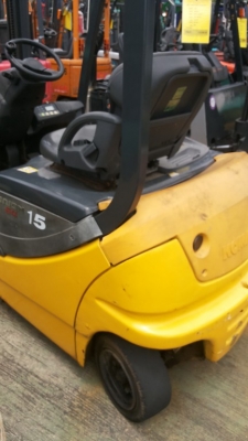 ขายรถ komatsu รุ่น 12  ไฟฟ้านั่งขับ ขนาด 1.5 ตัน  ปี2007พร้อมอุปกรณ์