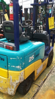 ขายรถ komatsu รุ่น 8  ไฟฟ้านั่งขับ ขนาด 2.5 ตัน  พร้อมอุปกรณ์ แบตเตอรี่ใหม่