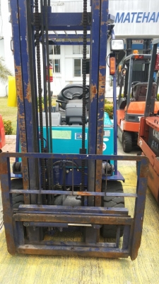 ขายรถ komatsu รุ่น 8  ไฟฟ้านั่งขับ ขนาด 2.5 ตัน  พร้อมอุปกรณ์ แบตเตอรี่ใหม่