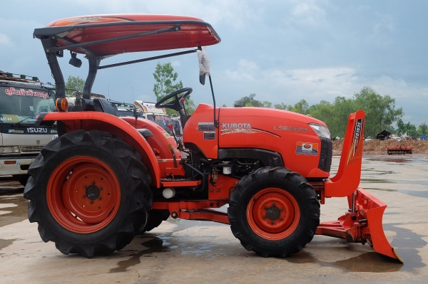 รถไถรุ่น L3608SP อุปกรณ์ ใบมีด + ผาน 1 ตัว โทรเลย 089-0111624 ด่วนๆ