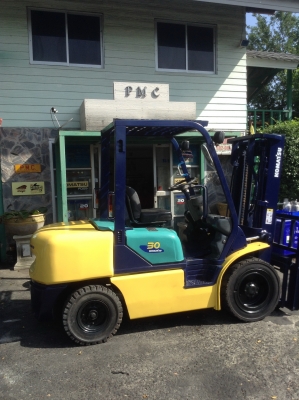 +++ ขายโฟล์คลิฟท์  KOMATSU FD30-12  ขนาด  3  ตัน  เครื่องยนต์ดีเซล  เสา  3  เมตร  ไซด์ชิพ  (งาสไลด์)  เกียร์ออโตเมติค  ยางตัน 4  ล้อ