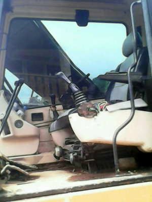 cat320B สภาพสวย ไม่มีระบบไฟฟ้า ใช้งานดีปกติ