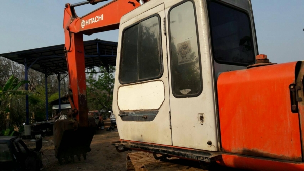 hitachi Ex200-1 พร้อมใช้ ลดเหลือ 450,000