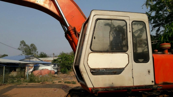 hitachi Ex200-1 พร้อมใช้ ลดเหลือ 450,000