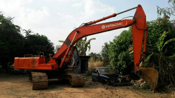 hitachi Ex200-1 พร้อมใช้ ลดเหลือ 450,000