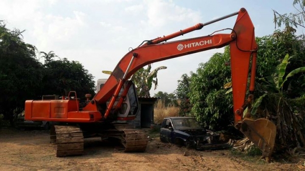 hitachi Ex200-1 พร้อมใช้ ลดเหลือ 450,000