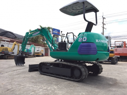 รถขุด Komatsu PC20-7 มือสองนำเข้าจากญี่ปุ่น ทำสีใหม่ พร้อมใช้งาน