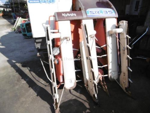 ขาย รถเกี่ยวข้าวนั่งขับ  KUBOTA  SR35G รหัสสินค้า 80903552 Tel.086-8150487  Line ID: nihonmono