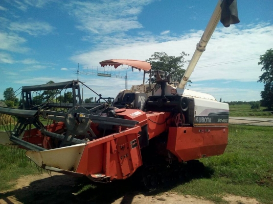 ขายรถเกี่ยวข้าว KUBOTA DC68G ปี54 รถสวยสภาพดี พร้อมใช้งาน เอกสารพร้อมโอน ราคา350,000 สนใจโทร 090-8588220คุณนะ 093-3258446คุณบิว หรือเข้าดูสินค้าอื่นๆได้ที่ www.narong2truck.com หรือ www.truck.in.th/498 หรือเพจFacebook ณรงค์ ซื้อขายรถมือสอง (เว็บไซต์ส่วนตั