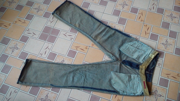 กางเกงยีนส์ GUESS PREMIUM