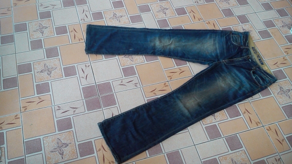 กางเกงยีนส์ GUESS PREMIUM