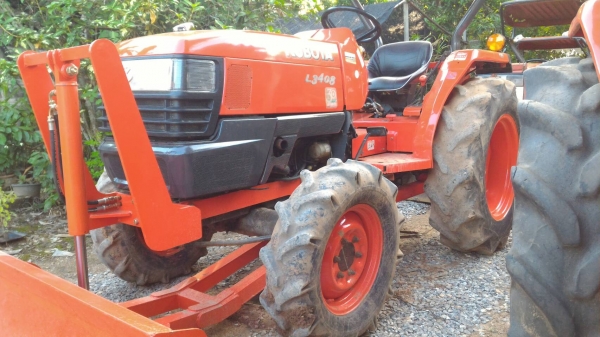 ขายรถไถ KUBOTA L3408 2เพลา พร้อมดันหน้า ทะเบียนพร้อมโอน ราคา 185,000 อ.แกลง จ.ระยอง มีบริการขนส่งทั่วไทย DC Tractor Rayong 0818618678,0899347475 https://www.facebook.com/DC-Tractor-Rayong-3071545327&hellip;/shop&hellip; id line=081-8618678 id line=089-934