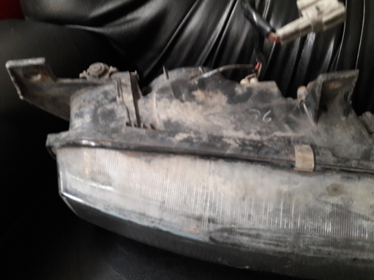 ไฟหน้าข้างซ้าย มิตซูกาแลนท์ อัลติมาร์ ใสๆ