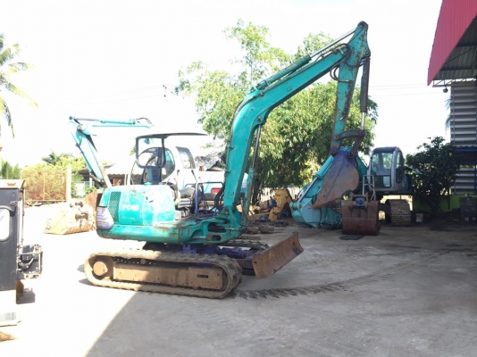ขาย KOMATSU PC 40-7E มาใหม่  เก่าญี่ปุ่นแท้   สภาพดี   ระบบดี   สนใจโทร  089-7462641  สุวรรณี