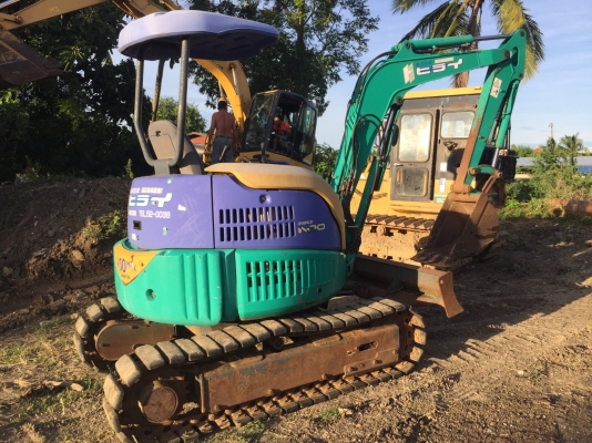 ขาย KOMATSU PC30 MR รถสวยสภาพดี เก่าญี่ปุ่นแท้  ชั่วโมงน้อยมากๆ  ระบบคล่อง    สนใจโทร 089-7462641 สุวรรณีจ้า