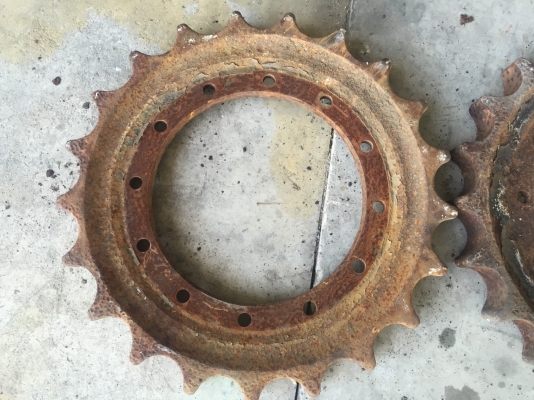 ขายสป๊อกเก็ตรูใน29ซมด้านนอก54ซม21ฟันน๊อตยึด12ตัวมี2ตัว และรูใน26.5ซมด้านนอก55ซม25ฟัน น๊อตยึด16ตัวมี2อันขายอันละ3000บาท