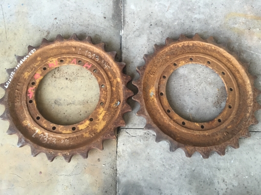 ขายสป๊อกเก็ตรูใน29ซมด้านนอก54ซม21ฟันน๊อตยึด12ตัวมี2ตัว และรูใน26.5ซมด้านนอก55ซม25ฟัน น๊อตยึด16ตัวมี2อันขายอันละ3000บาท