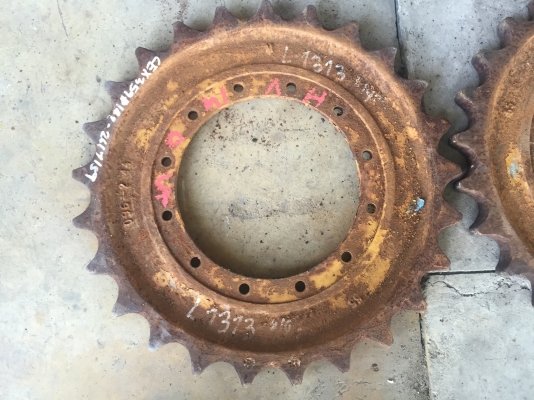 ขายสป๊อกเก็ตรูใน29ซมด้านนอก54ซม21ฟันน๊อตยึด12ตัวมี2ตัว และรูใน26.5ซมด้านนอก55ซม25ฟัน น๊อตยึด16ตัวมี2อันขายอันละ3000บาท