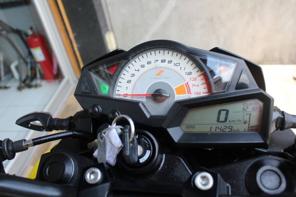 ขาย Z300 (2015)abs รับแลก-เปลี่ยน จัดส่งได้ทั่วประเทศ