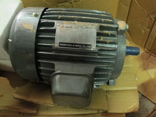 ขายมอเตอร์TECO ไต้หวันแท้เป็นของใหม่2แรง3เฟส มี2ตัวครับ