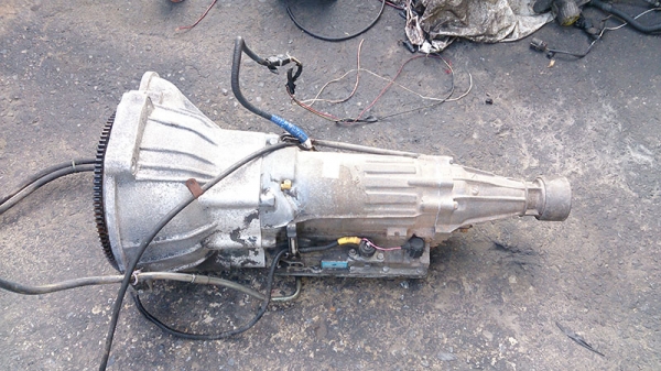 ขายเกียร์ออโต้ไม่ใช่กล่องใส่เครื่อง Toyota 2L-5L-