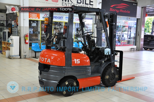 ขายรถโฟล์คลิฟท์มือสองTOYOTA รุ่น 6FG15-32649 ราคา 195,000 บาท นำเข้าจากประเทศญี่ปุ่น 100\% ไม่เคยใช้งานในประเทศไทย