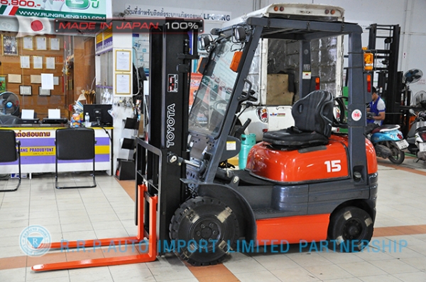 ขายรถโฟล์คลิฟท์มือสองTOYOTA รุ่น 6FG15-32649 ราคา 195,000 บาท นำเข้าจากประเทศญี่ปุ่น 100\% ไม่เคยใช้งานในประเทศไทย