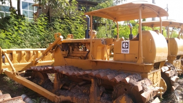 ขายรถแทรกเตอร์ D-5-D ตีนเป็ด ช่วงล่างสวย รถพร้อมใช้งาน