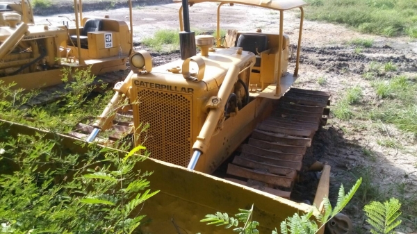 ขายรถแทรกเตอร์ D-5-D ตีนเป็ด ช่วงล่างสวย รถพร้อมใช้งาน