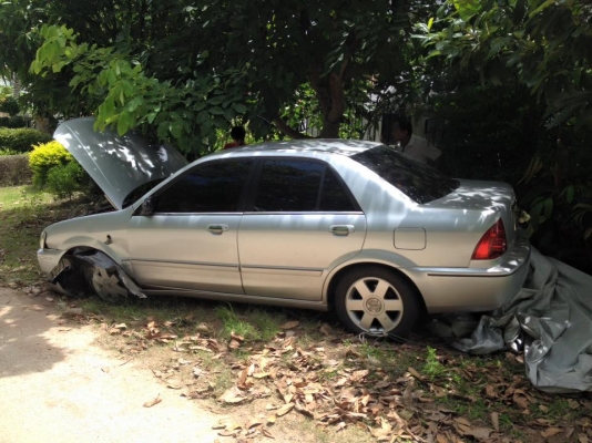 Ford เลเซอร์ เทียร่า ปี03 พร้อมส่งทั่วประเทศไทย Ford เลเซอร์ เทียร่า ปี03 พร้อมส่งทั่วประเทศไทย