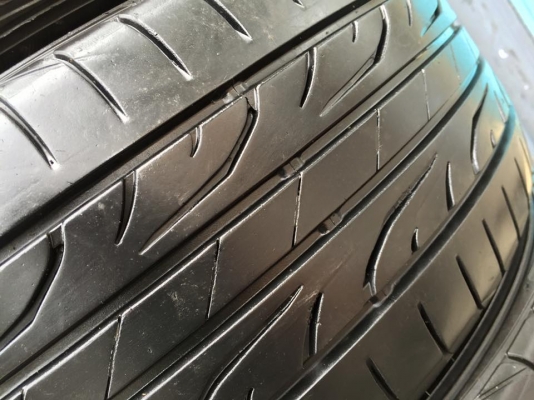 ขายยาง DUNLOP LM704 215-55-17 ปี15 ดอกสวย ไม่กินข้าง ชุดละ 5,000 บาท