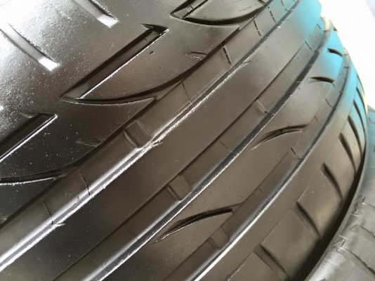 ขายยาง BRIDGESTONE POTENZA S001 (MADE IN JAPAN) 255-35-19,285-30-19 ปลายปี13 ดอกหนาจัด ไม่มีตำหนิ ไม่มีปะ ไม่กินข้าง (เบิกใหม่เส้นละ 16,xxx.-) ชุดละ 8,900 บาท