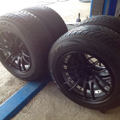 ล้อแม็กใหม่แกะกล่อง ขอบ 18" 6 รู 139 หน้า 9.5 หลัง 10.5 พร้อมยาง Falken 265 60 18