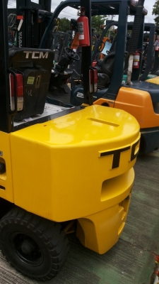 ขายรถ tcm  ขนาด 2.5 ตัน  น้ำมันดีเซล  เกียร์ ธรรมดา สเปคพิเศษ inverter clamp