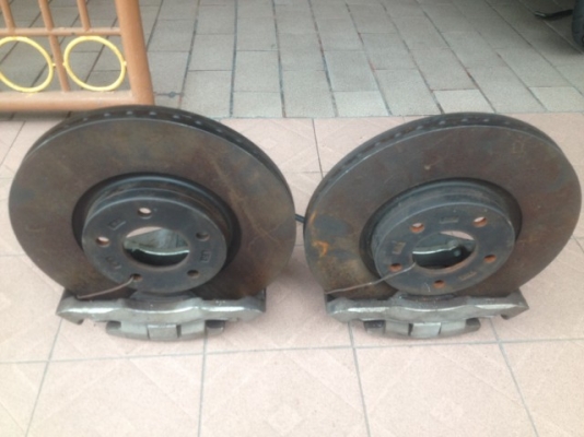 ปั้มจาน2พอตใหญ่จาน320มิล5รู114เก่าญี่ปุ่นเเท้สภาพสวยผ้าเบรคหนาๆ