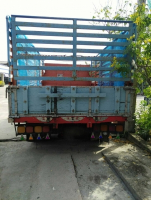 รถอีซูซุ 6 ล้อ รั้ว ( ไม่ดั้ม ) , ( หน้ายาว ) แรงม้า. สนใจติดต่อ 081 - 6079515