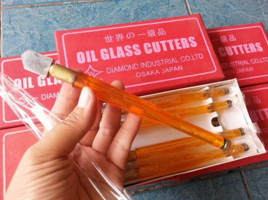 ที่ตัดกระจกแบบใส่น้ำมัน made in Japan ของใหม่ ที่ตัดกระจกแบบใส่น้ำมัน made in Japan ของใหม่