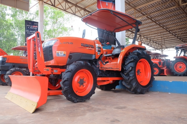 L4708 อุปกรณ์ ใบมีด + ผาน 1 ตัว ดาวน์ 10,000 บาท โทรเลย 089-0111624 ด่วนๆ