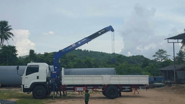 6 ล้อติดเครน 240 แรงม้า ใช้งานน้อย