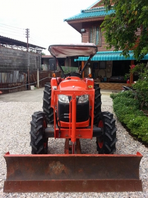 คูโบต้า L4708 4 WD ใบมีดดันหน้า