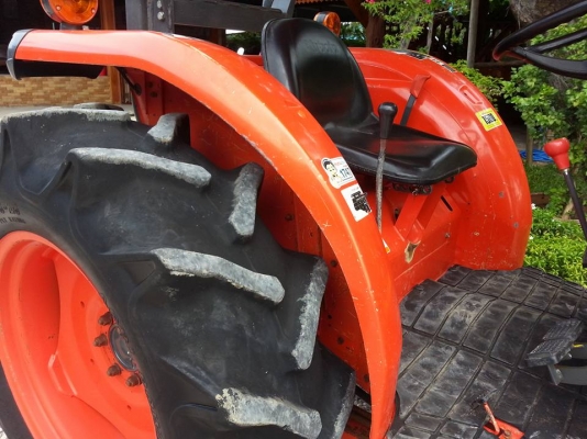 คูโบต้า L4708 4 WD ใบมีดดันหน้า