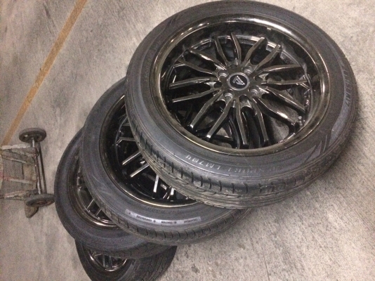 ขายล้อแม็กขอบ 17 พร้อมยางสวยๆ ขายล้อแม็กขอบ 17 พร้อมยางสวยๆ