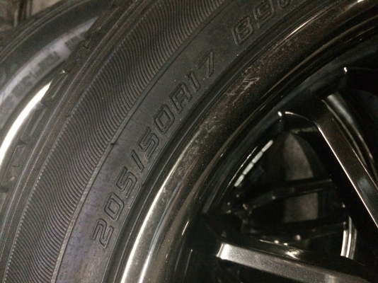 ขายล้อแม็กขอบ 17 พร้อมยางสวยๆ ขายล้อแม็กขอบ 17 พร้อมยางสวยๆ