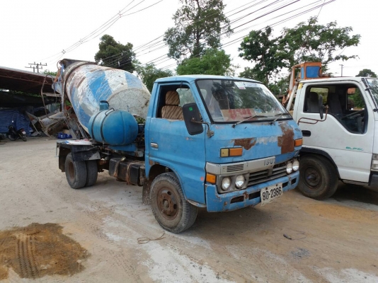 ขายรถโม่ปูน ISUZU TLโม่ตรง 2.5คิว เครื่องเกียร์ดี คัชชีสวย ยางพอใช้งาน เอกสารเล่มทะเบียน