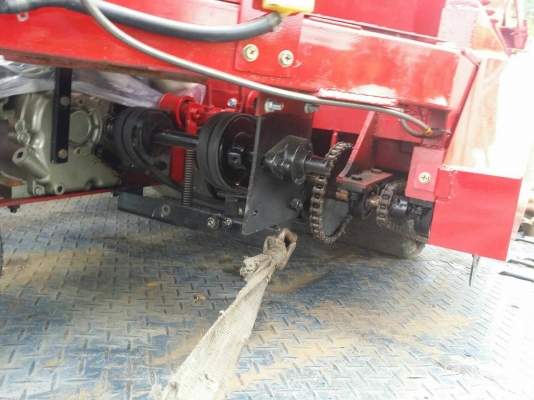 GOODY TOP DRESSER รถโรยทรายแบบนั่งขับ พร้อมให้คำปรึกษาและแนะนำวิธีการใช้ GOODY TOP DRESSER รถโรยทรายแบบนั่งขับ พร้อมให้คำปรึกษาและแนะนำวิธีการใช้