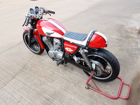 ขายคับ HONDA VRX400 แต่งCAFE RACER ท่อแต่งSUPER TRAPP ตูดมด แฮนด์หมอบ สีสวย มีชุดท้ายเดิม อินวอยส์ สรรพสามิตร ราคา 67500 บาท ส่งได้ทั่วไทยคับ สนใจติดต่อ 081-0578282 FACEBOOK ชาญณรงค์ ป๊อป ชัยอมฤต ไอดีไลน์ POPBIGBIKESAKON คับ สนใจรถสวย ถูก ดี ต้อง POP BIGB