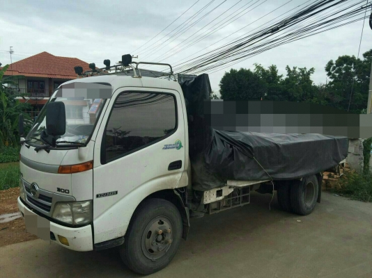 รถฮีโน่ 6 ล้อ ( ทูโถ้ )  121 แรงม้า. ปี 51.  ( รถวิ่ง 1xx,xxx กม. )    สนใจติดต่อ  081 - 6079515