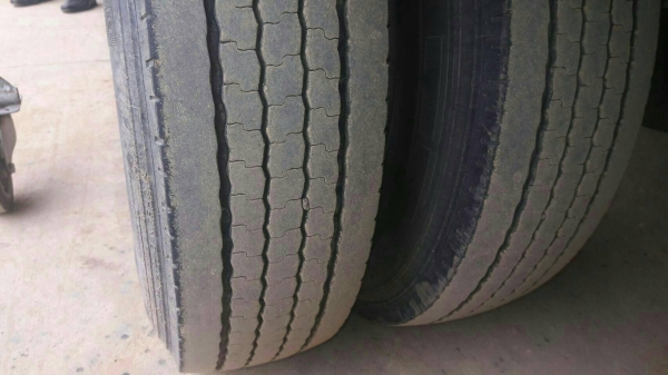 รถฮีโน่ 6 ล้อ ( ทูโถ้ )  121 แรงม้า. ปี 51.  ( รถวิ่ง 1xx,xxx กม. )    สนใจติดต่อ  081 - 6079515