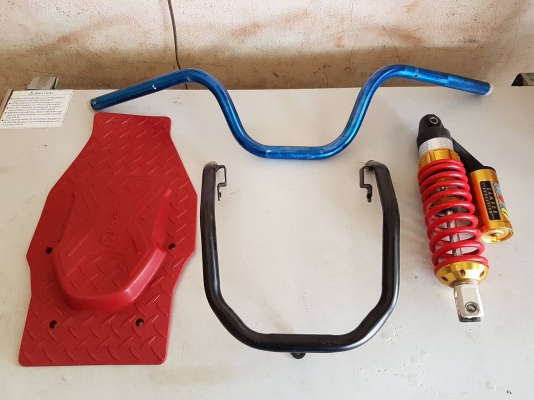 ขายของแต่ง ZOOMER X ไม่ได้ใช้คับ หลายรายการคับ 1.แฮนด์แต่ง 200 บาท 2.การ์ดไฟหน้า 300 บาท 3.โช๊คแก๊ซแต่ง GAZI สวยๆ 600 บาท 4.แผ่นรองใต้เบาะ H2C 250 บาท 5.วงล้ออลูมิเนียมขอบ17 พร้อมยางพร้อมดุม สวยๆ คู่ละ 1200 บาท ส่งได้ทั่วไทยคับ สนใจติดต่อ 081-0578282 FACE